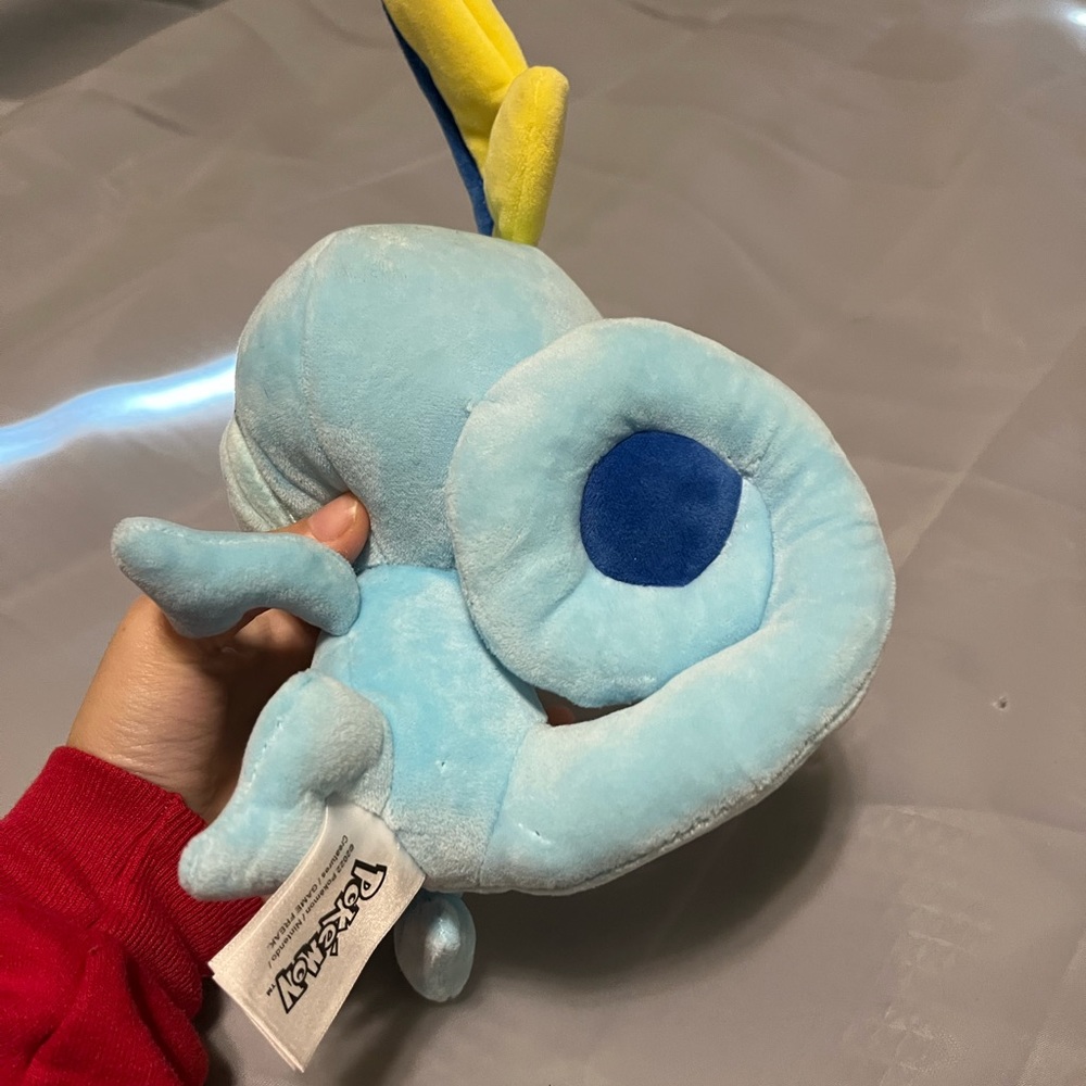 Sobble Plush - Picture 2 of 3